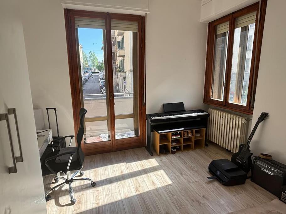Show Me 2 Bedroom Duomo & Airport Tram Florencia
